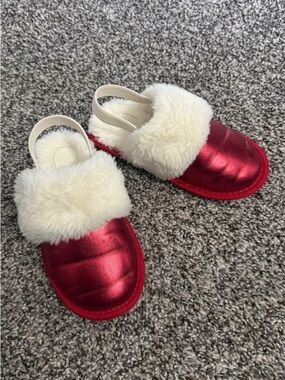 Girls 11/12 Metallic Red Faux Fur Slip-On Slippers
